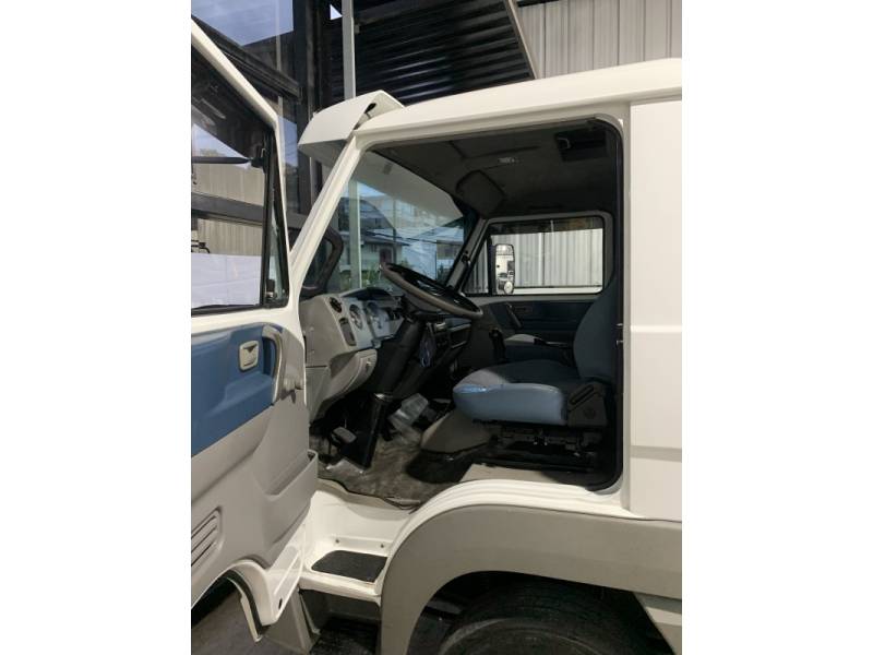 VOLKSWAGEN - 8-150 - 2011/2012 - Branca - R$ 220.000,00