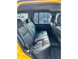 NISSAN - XTERRA - 2003/2004 - Amarela - R$ 95.000,00