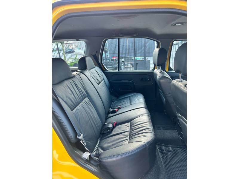 NISSAN - XTERRA - 2003/2004 - Amarela - R$ 95.000,00