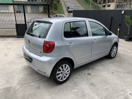 VOLKSWAGEN - FOX - 2010/2011 - Prata - R$ 30.900,00