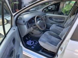 RENAULT - SCÉNIC - 2002/2003 - Branca - R$ 18.500,00