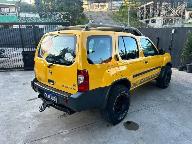 NISSAN - XTERRA - 2003/2004 - Amarela - R$ 95.000,00