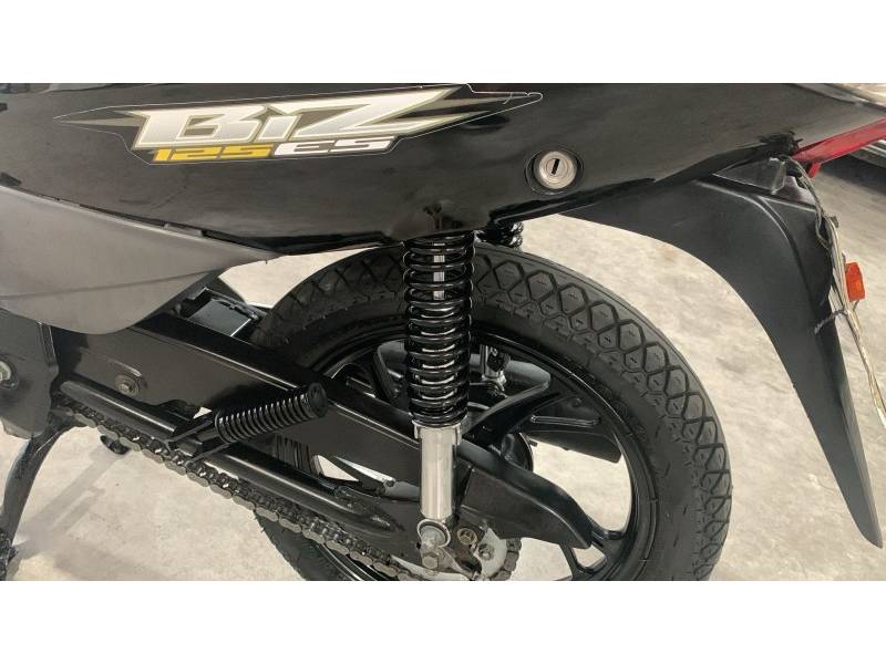 HONDA - BIZ 125 - 2006/2006 - Preta - R$ 8.500,00