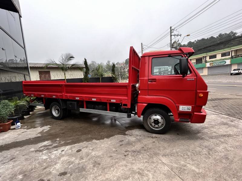 VOLKSWAGEN - 9-160 - 2013/2014 - Vermelha - R$ 220.000,00