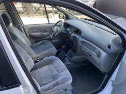 RENAULT - SCÉNIC - 2002/2003 - Branca - R$ 18.500,00