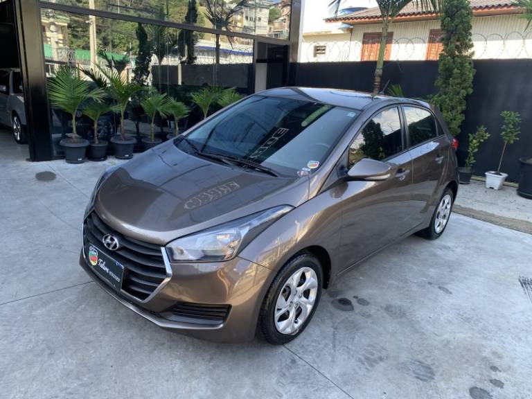 HYUNDAI - HB20 - 2016/2016 - Marrom - R$ 47.500,00