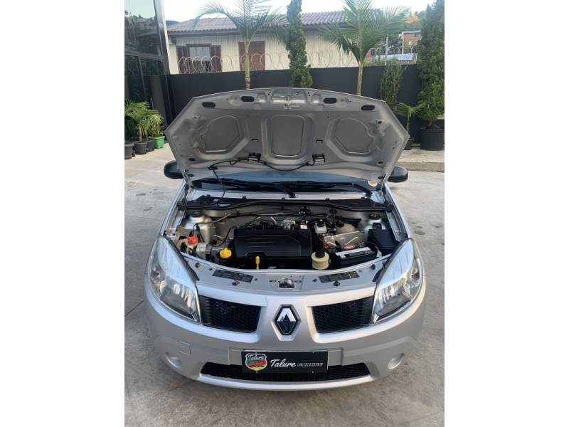 RENAULT - SANDERO - 2010/2010 - Prata - R$ 26.900,00