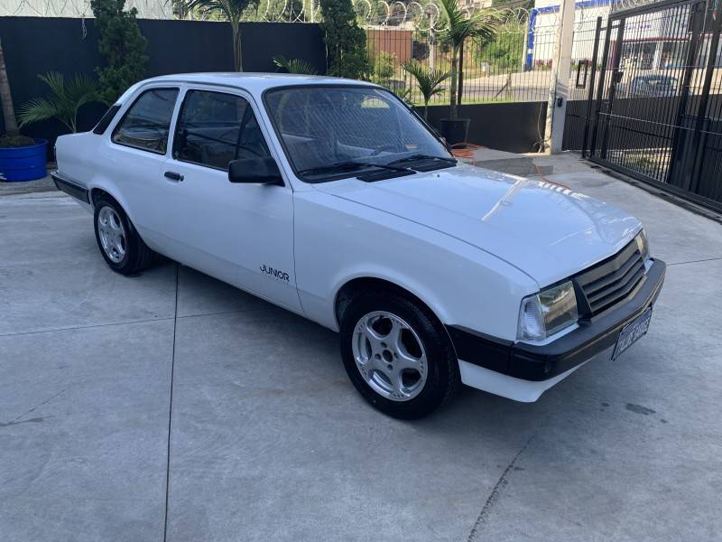 CHEVROLET - CHEVETTE - 1993/1993 - Branca - R$ 14.800,00