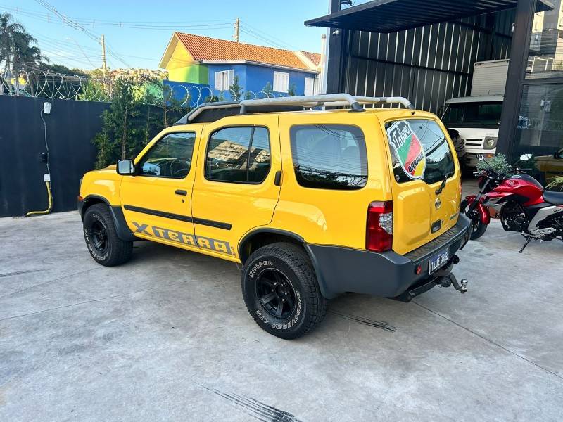 NISSAN - XTERRA - 2003/2004 - Amarela - R$ 95.000,00