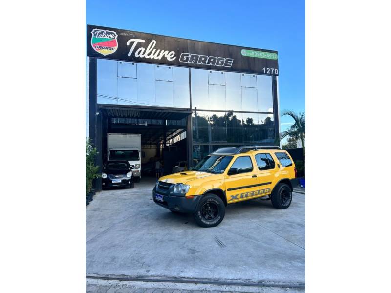 NISSAN - XTERRA - 2003/2004 - Amarela - R$ 95.000,00