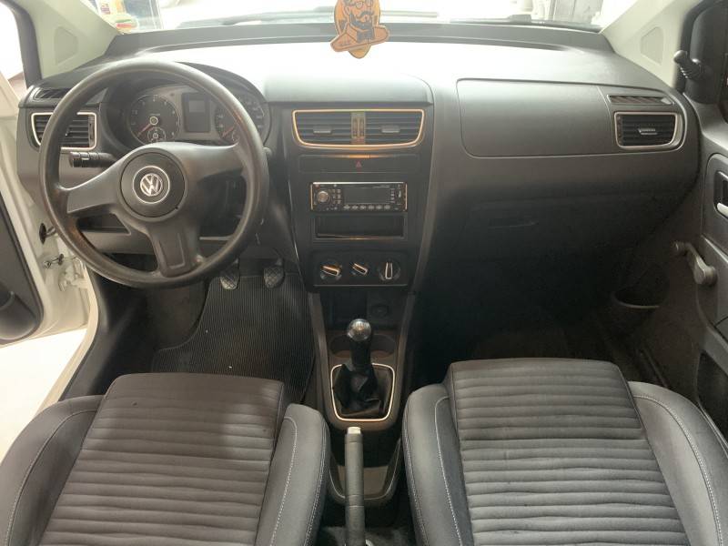 VOLKSWAGEN - FOX - 2012/2013 - Branca - R$ 34.900,00
