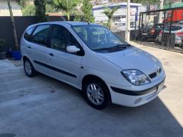 RENAULT - SCÉNIC - 2002/2003 - Branca - R$ 18.500,00