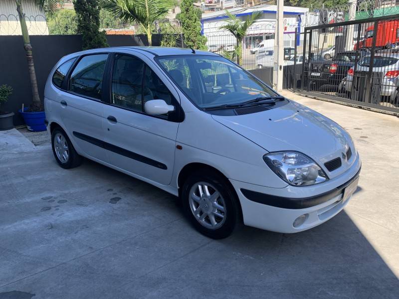 RENAULT - SCÉNIC - 2002/2003 - Branca - R$ 18.500,00