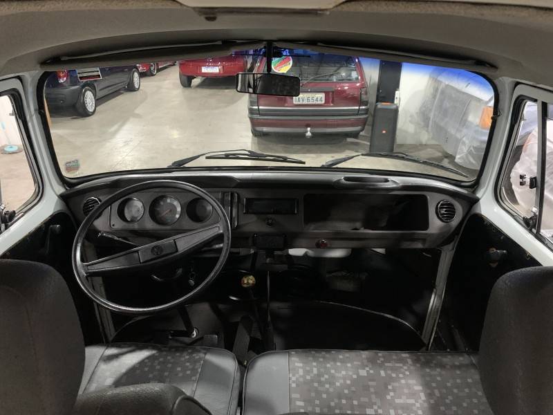 VOLKSWAGEN - KOMBI - 1997/1997 - Branca - R$ 28.900,00
