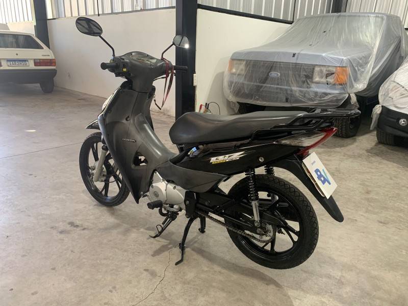 HONDA - BIZ 125 - 2006/2006 - Preta - R$ 8.500,00