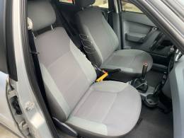 VOLKSWAGEN - GOL - 2007/2008 - Prata - R$ 85.000,00
