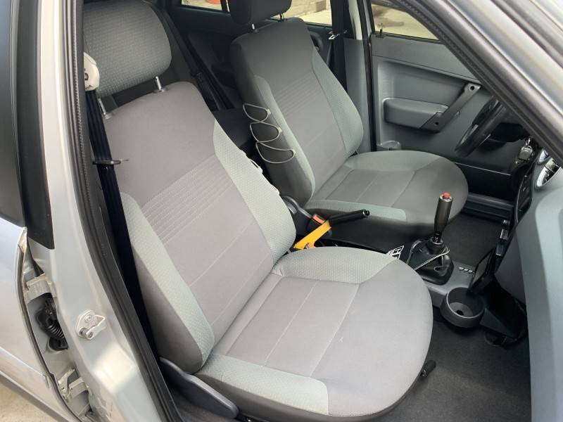 VOLKSWAGEN - GOL - 2007/2008 - Prata - R$ 85.000,00