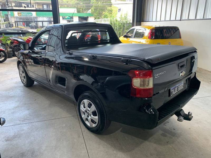 CHEVROLET - MONTANA - 2011/2012 - Preta - R$ 42.900,00