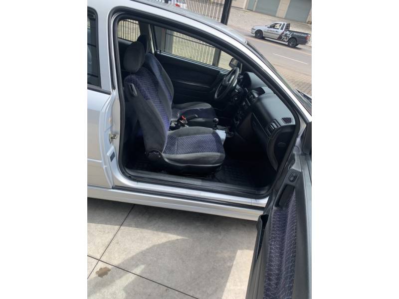 CHEVROLET - ASTRA - 2000/2001 - Prata - R$ 32.000,00