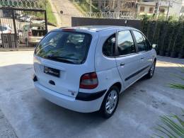 RENAULT - SCÉNIC - 2002/2003 - Branca - R$ 18.500,00