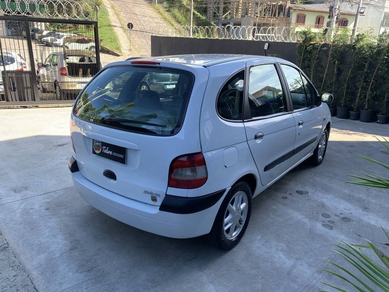 RENAULT - SCÉNIC - 2002/2003 - Branca - R$ 18.500,00