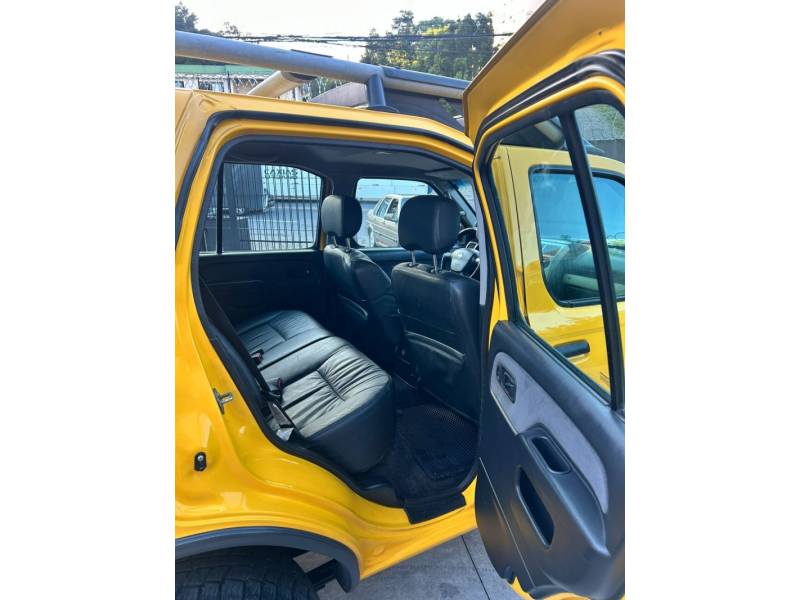 NISSAN - XTERRA - 2003/2004 - Amarela - R$ 95.000,00