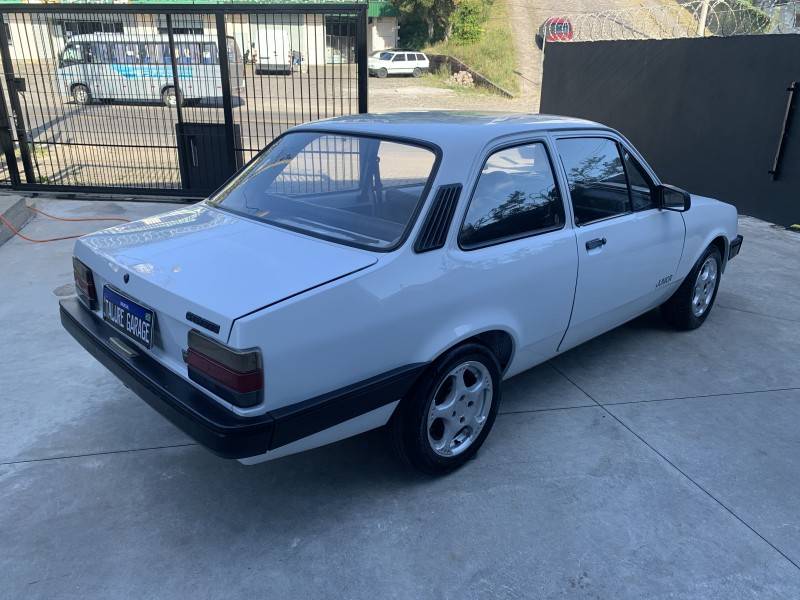 CHEVROLET - CHEVETTE - 1993/1993 - Branca - R$ 14.800,00