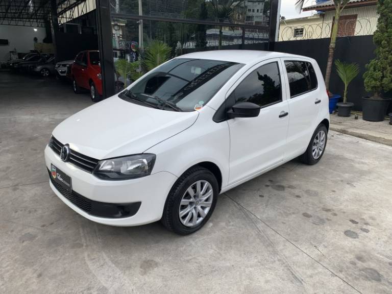 VOLKSWAGEN - FOX - 2013/2013 - Branca - R$ 32.900,00