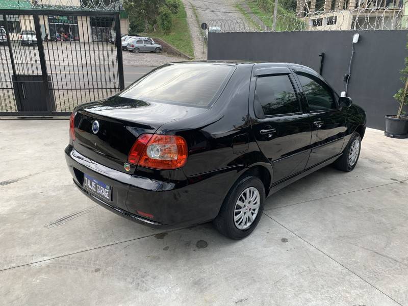 FIAT - SIENA - 2006/2007 - Preta - R$ 20.800,00