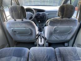 RENAULT - SCÉNIC - 2002/2003 - Branca - R$ 18.500,00