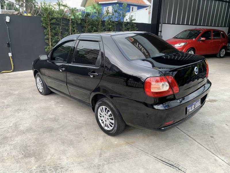 FIAT - SIENA - 2006/2007 - Preta - R$ 20.800,00