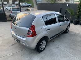 RENAULT - SANDERO - 2010/2010 - Prata - R$ 26.900,00