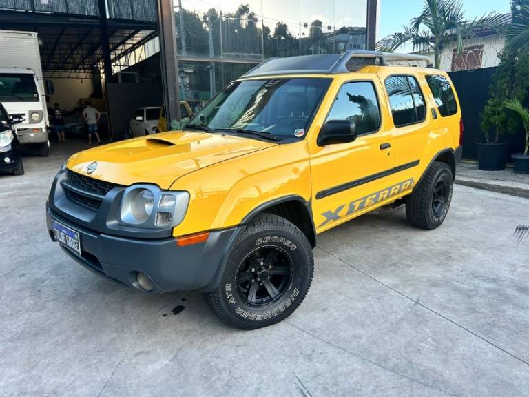 NISSAN - XTERRA - 2003/2004 - Amarela - R$ 95.000,00