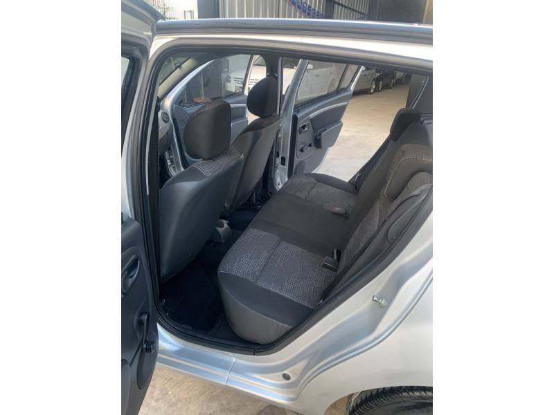 RENAULT - SANDERO - 2010/2010 - Prata - R$ 26.900,00