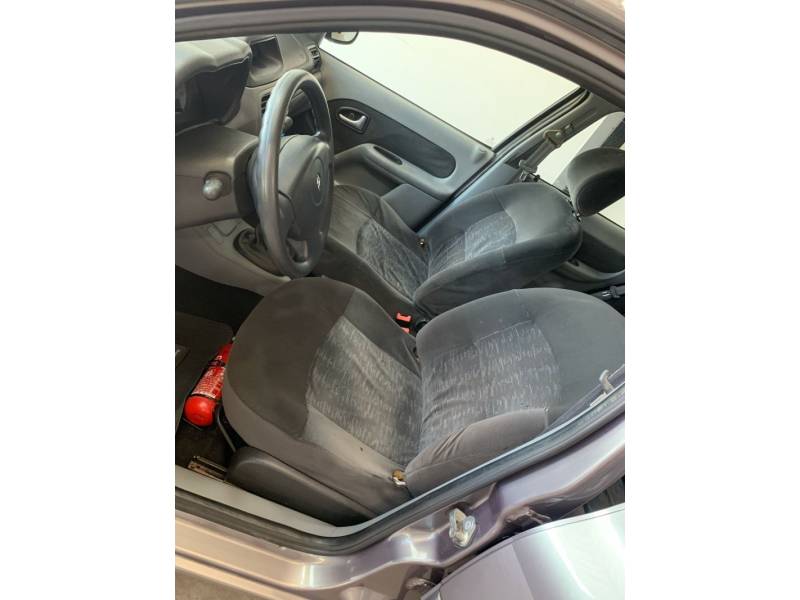 RENAULT - CLIO - 2007/2008 - Cinza - R$ 23.900,00