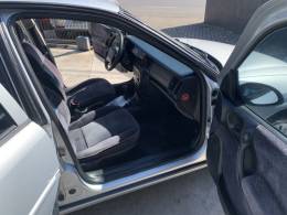 CHEVROLET - VECTRA - 1998/1999 - Prata - R$ 35.000,00