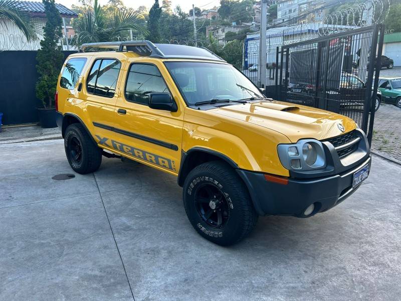 NISSAN - XTERRA - 2003/2004 - Amarela - R$ 95.000,00