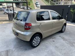 VOLKSWAGEN - FOX - 2004/2005 - Bege - R$ 23.900,00