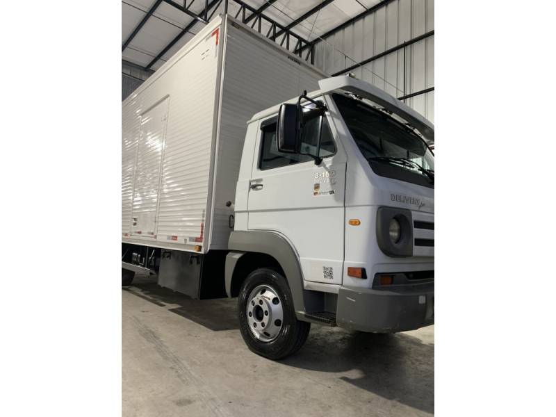 VOLKSWAGEN - 8-150 - 2011/2012 - Branca - R$ 220.000,00