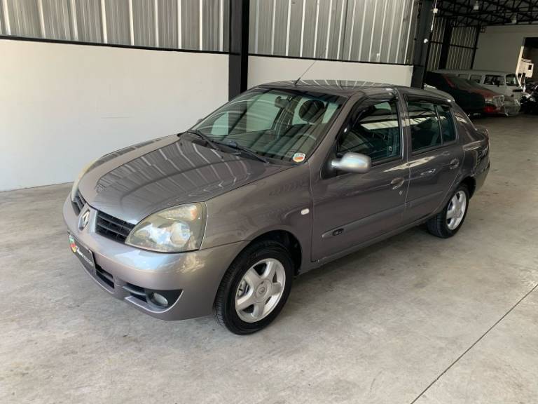 RENAULT - CLIO - 2007/2008 - Cinza - R$ 23.900,00