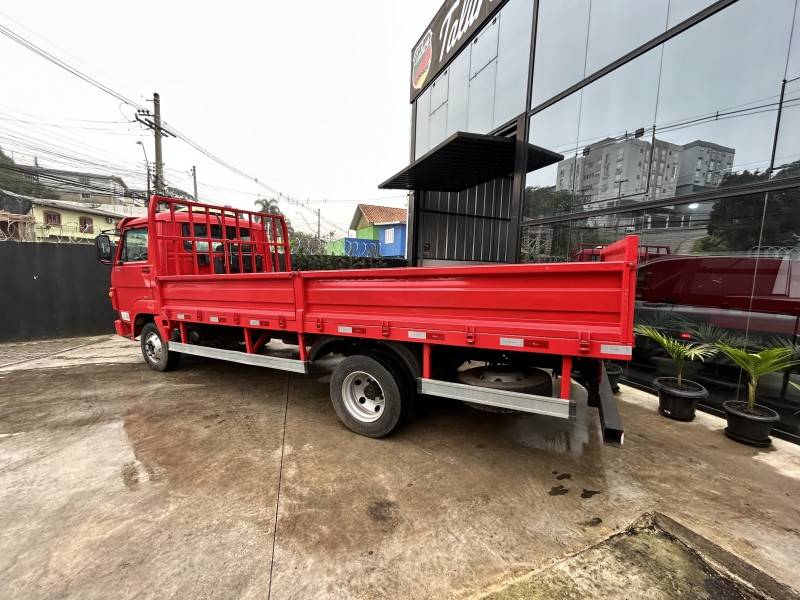 VOLKSWAGEN - 9-160 - 2013/2014 - Vermelha - R$ 220.000,00