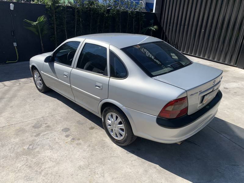 CHEVROLET - VECTRA - 1998/1999 - Prata - R$ 35.000,00