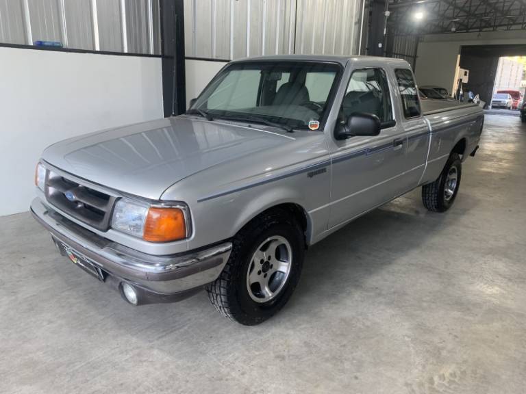 FORD - RANGER - 1995/1995 - Prata - R$ 68.000,00