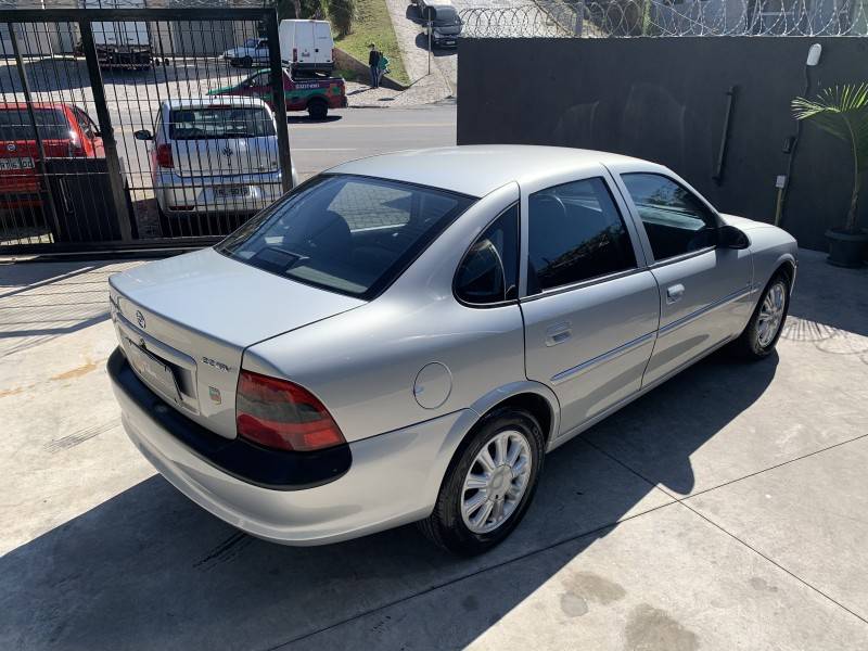 CHEVROLET - VECTRA - 1998/1999 - Prata - R$ 35.000,00