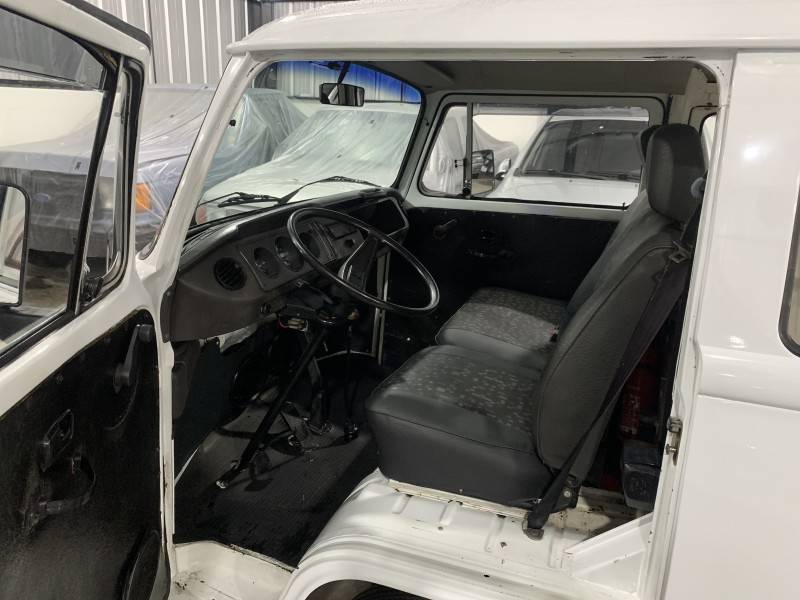 VOLKSWAGEN - KOMBI - 1997/1997 - Branca - R$ 28.900,00