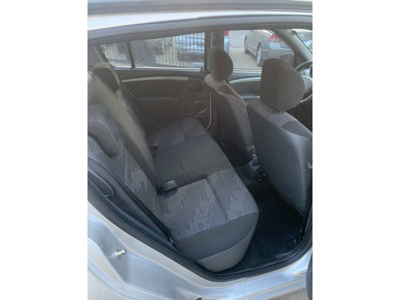 RENAULT - SANDERO - 2010/2010 - Prata - R$ 26.900,00