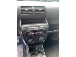 VOLKSWAGEN - FOX - 2004/2005 - Bege - R$ 23.900,00