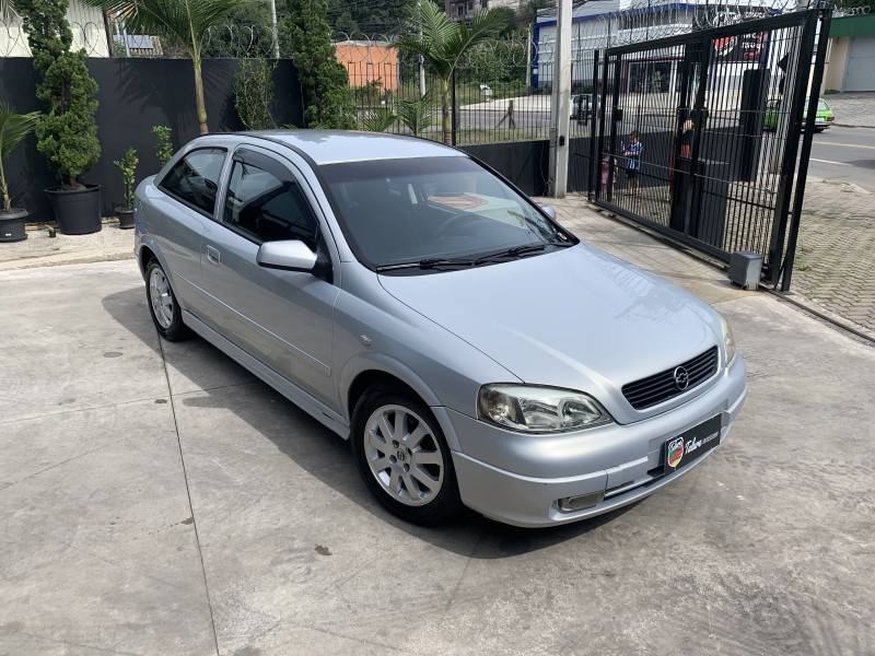CHEVROLET - ASTRA - 2000/2001 - Prata - R$ 32.000,00