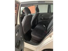 VOLKSWAGEN - FOX - 2012/2013 - Branca - R$ 34.900,00