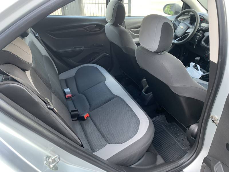 CHEVROLET - ONIX - 2015/2015 - Prata - R$ 40.900,00
